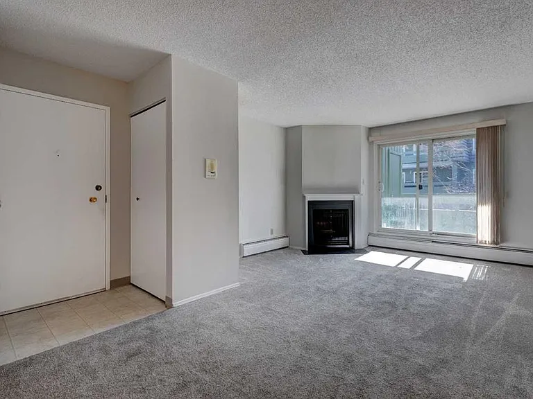 315 Southampton Dr SW #4201 — Photo 1