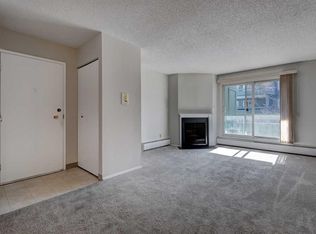 315 Southampton Dr SW #4201, Calgary, AB T2W 2T6