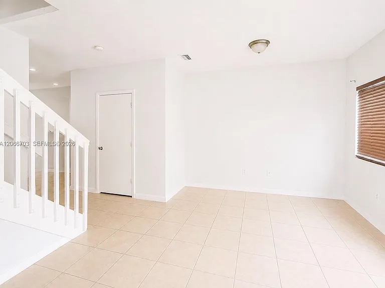 3007 SE 17th Ave #3007 — Photo 3