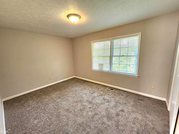 2nd image of 1652 Pinedale Cir NW