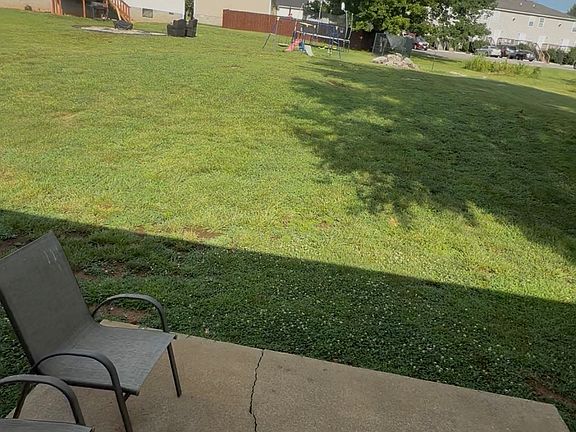 4th image of 130 Stone Mountain Ct