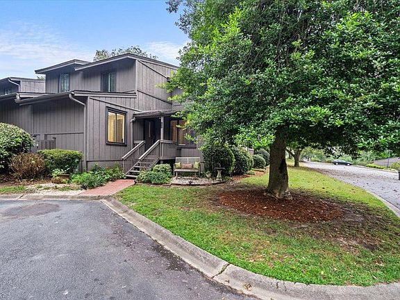 4th image of 132 Inglewood Way