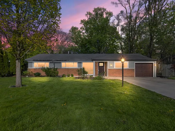 2453 Saint Joseph St, West Bloomfield, MI 48324