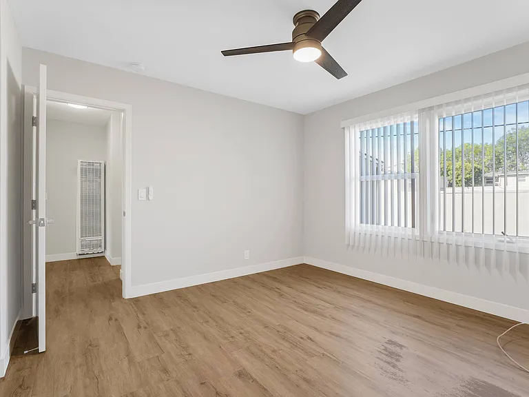 Hollypark Knolls Apartments — Photo 63