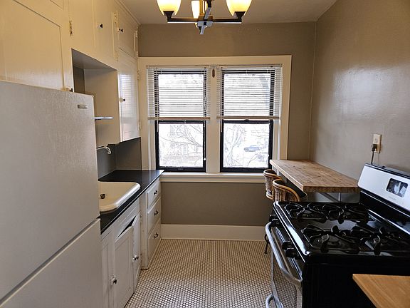 4th image of 1118 N Pennsylvania St #6