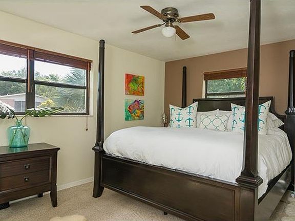 3rd image of 4709 S Renellie Dr