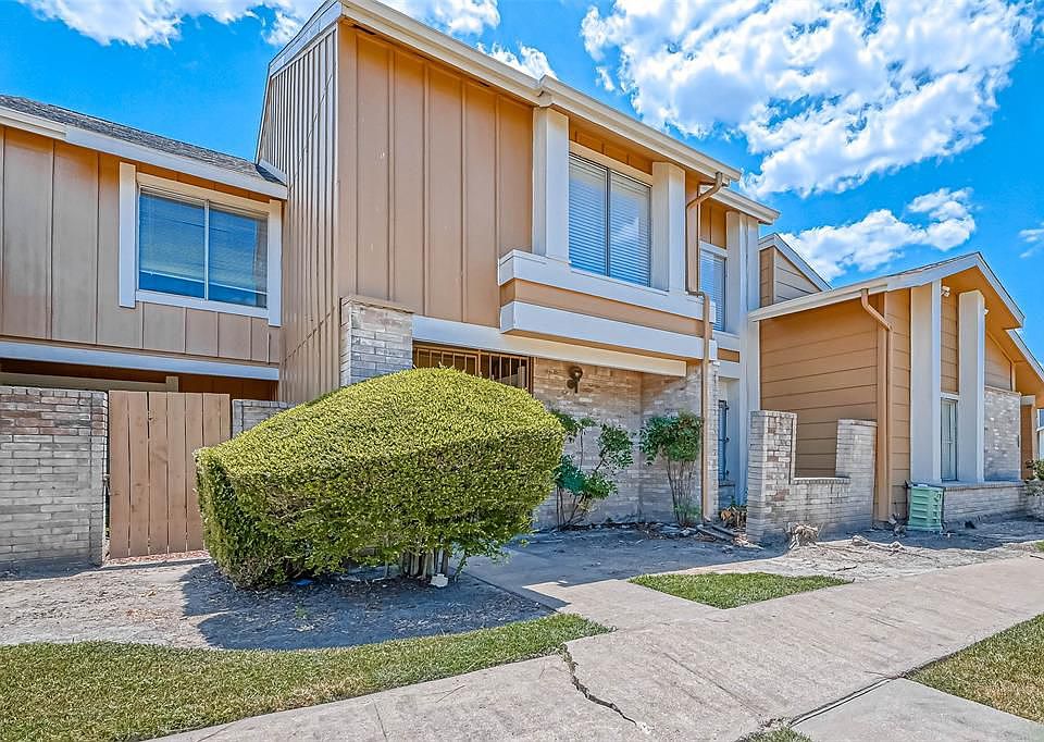 1st image of 12145 Bob White Dr #12145