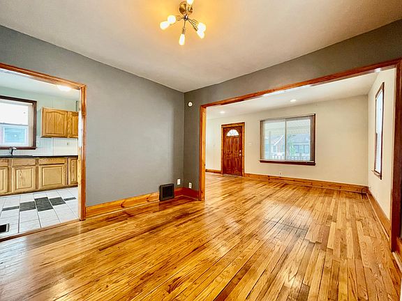 4th image of 215 E Saratoga Ave