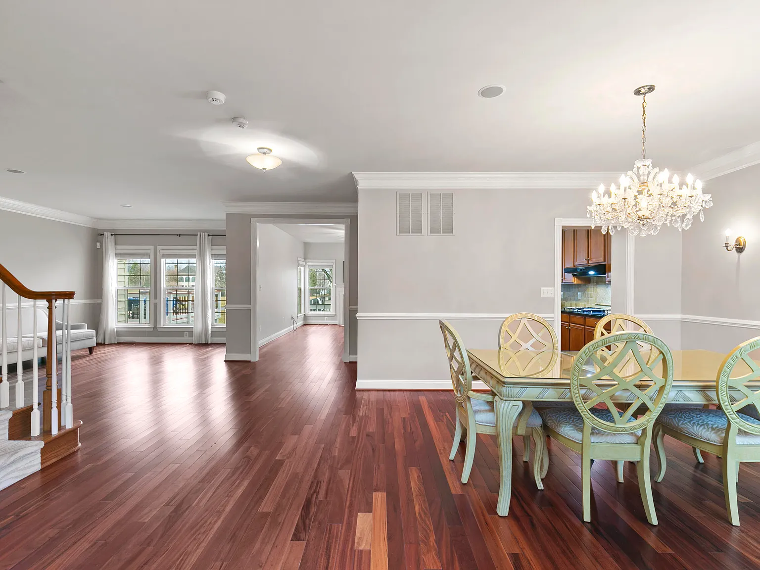 4 bed, 3.5 bath, 3747 sqft, $4,750 — Photo 2