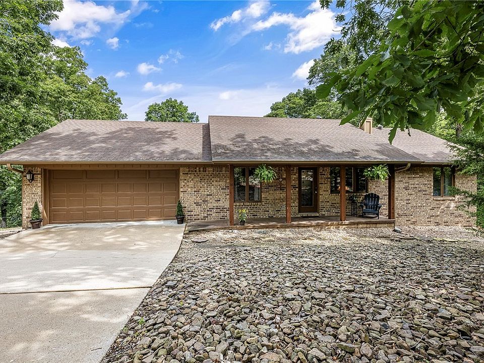 1st image of 10 Marina Cir N
