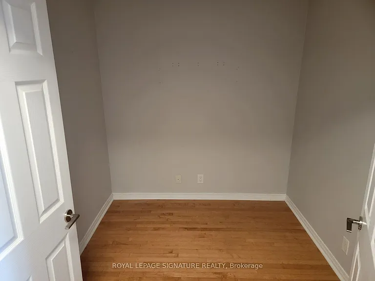 736 Spadina Ave #906 — Photo 10