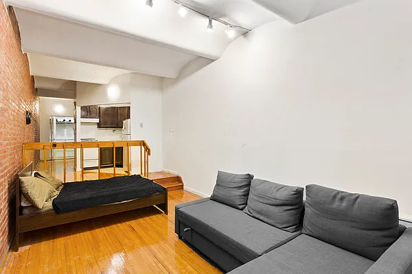 Rented by Hakimian Management | media 17