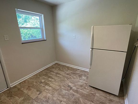 5th image of 1100-62 Midland Blvd #1155