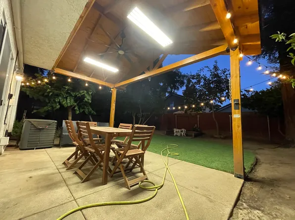 9425 Village Tree Dr, Elk Grove, CA 95758