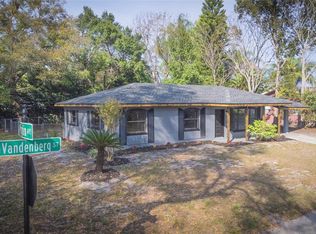 613 Vandenberg St, Altamonte Springs, FL 32701