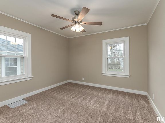 5th image of 3017 Davenport Ave