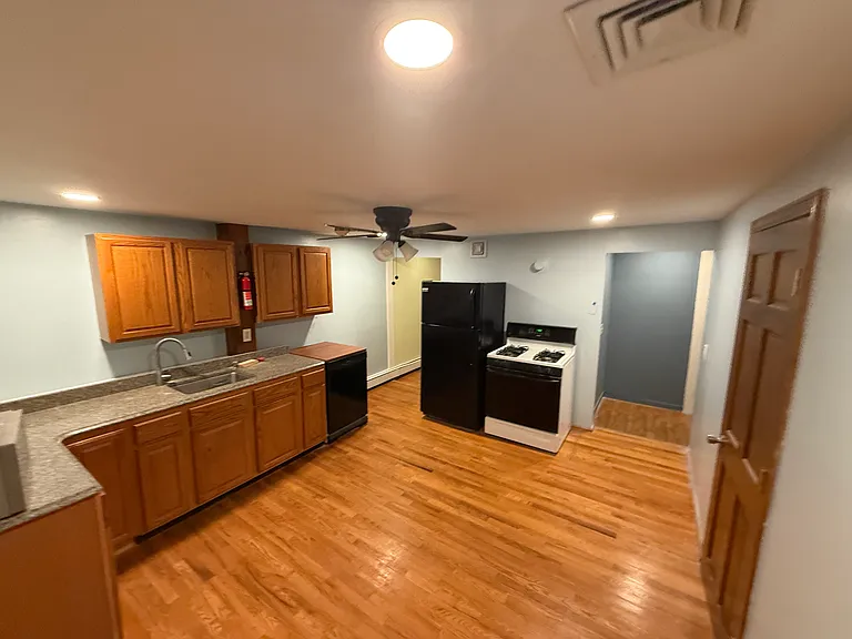 24 Manchester St #2 — Photo 4
