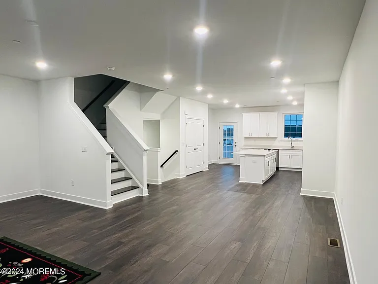 35 Crimson Dr — Photo 12