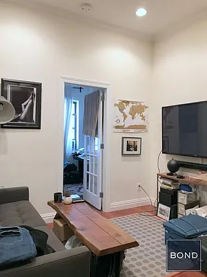 Rented by Bond New York | media 22