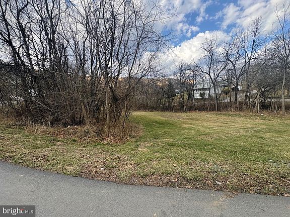 2nd image of 164 Jimstown Rd