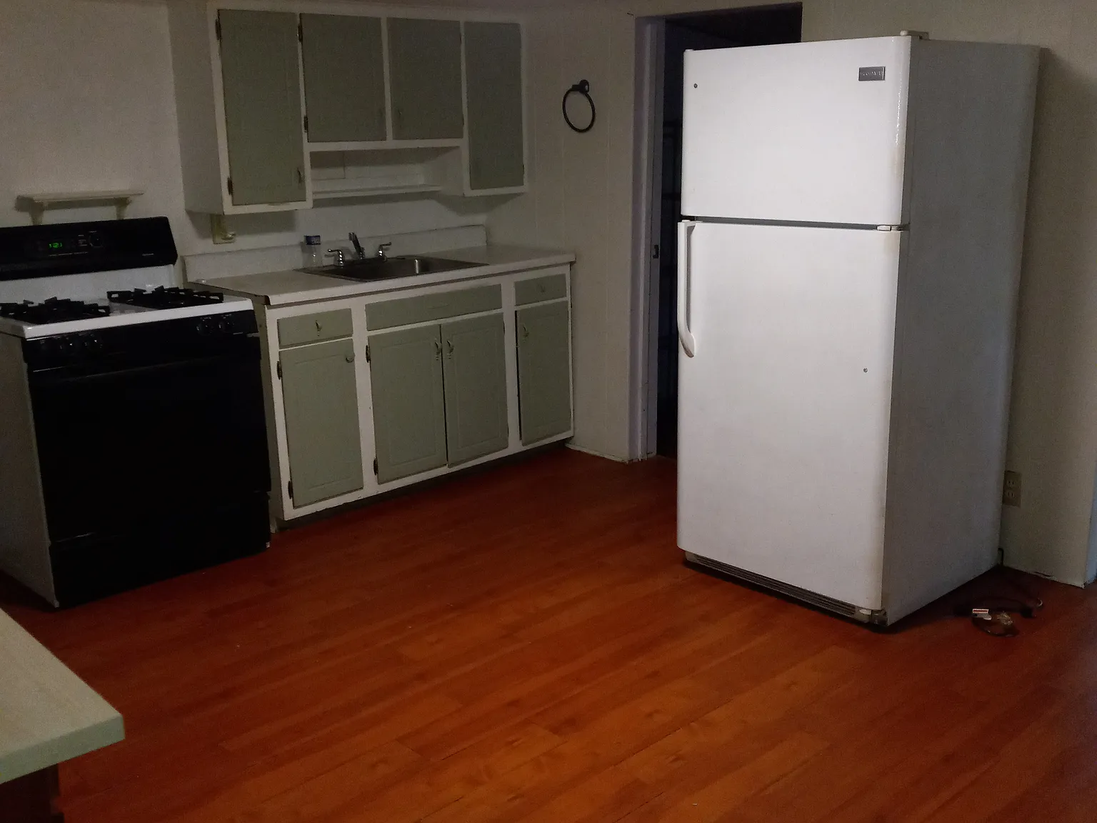 2 bed, 1000 sqft, $1,200 — Photo 4