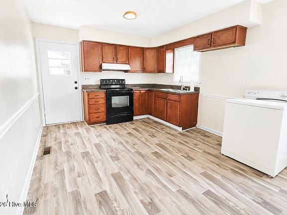 5th image of 3649 S Walnut Street