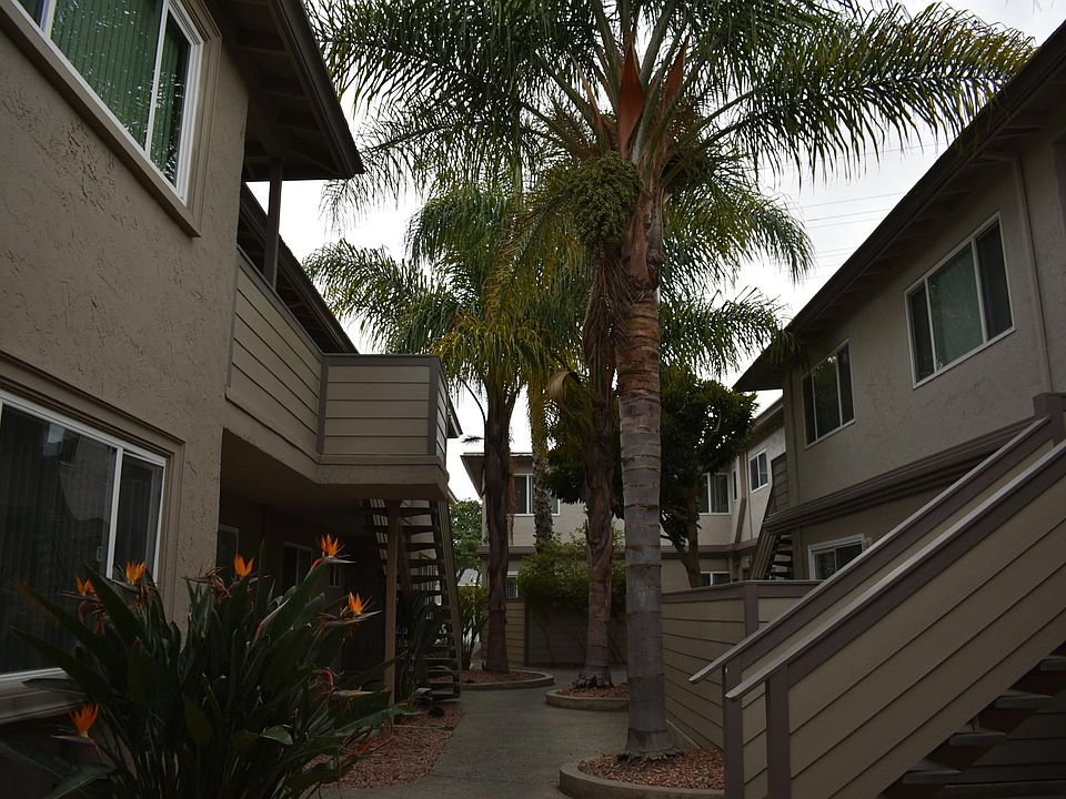 2nd image of 786 Reseda Dr APT 13