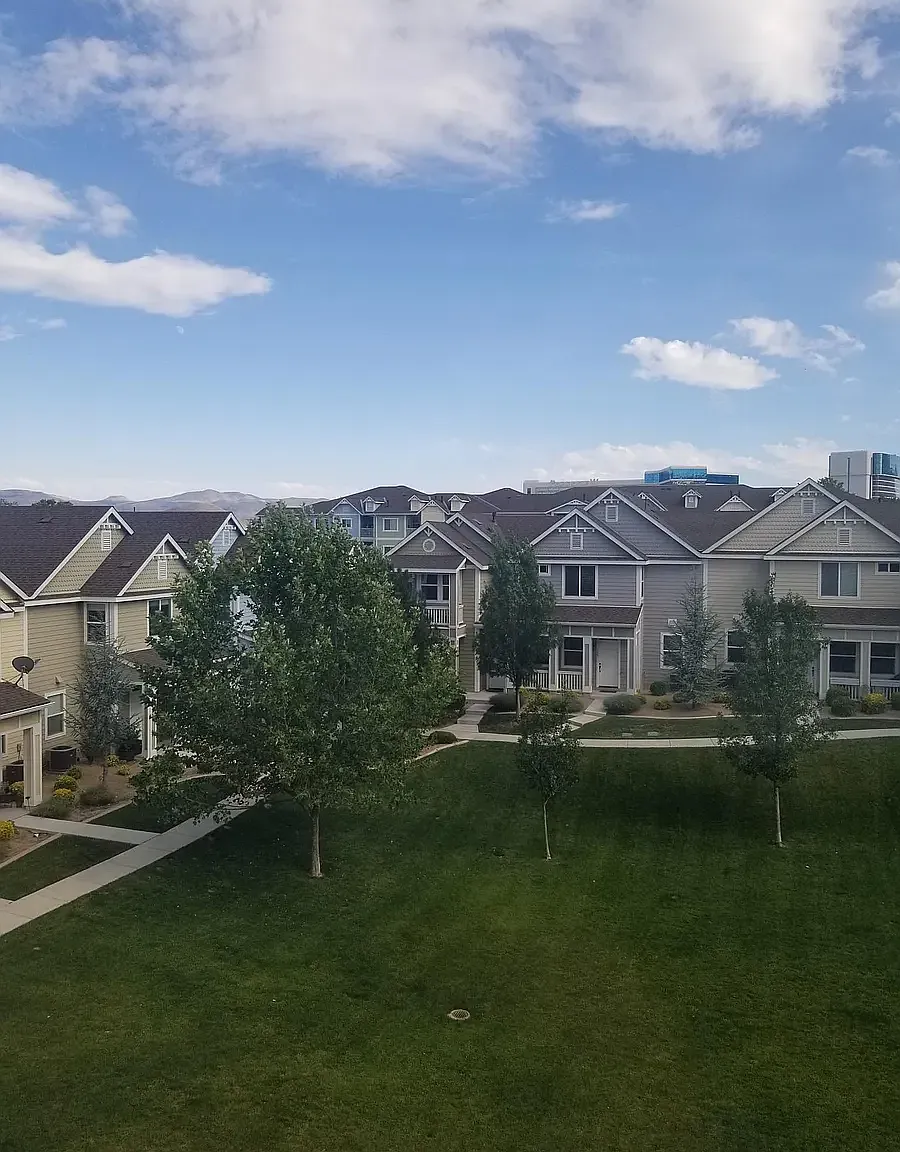 2 bed, 1322 sqft, $2,300 — Photo 2