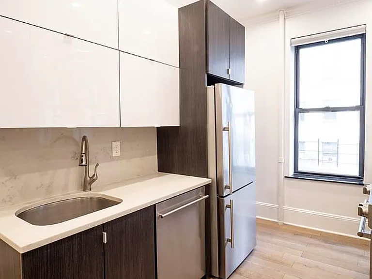 957 Park Ave #3E — Photo 7