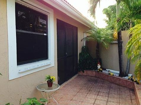 4th image of 5921 Chester Ln