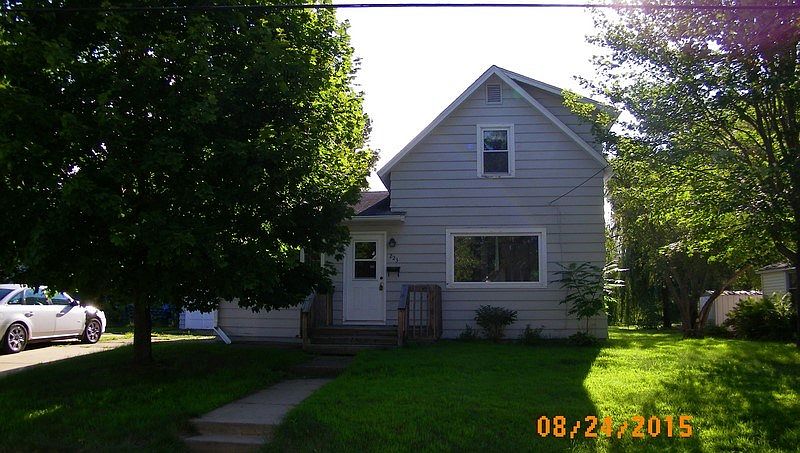 1st image of 223 Oak St