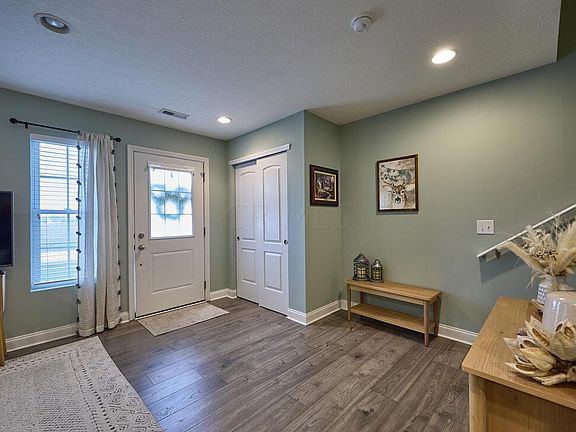 5th image of 5944 Woodshire Dr #306