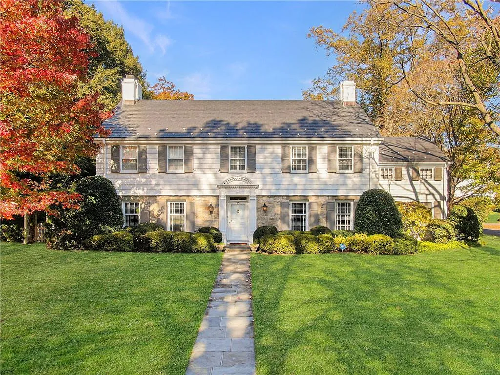 53 Lockwood Road photo 1