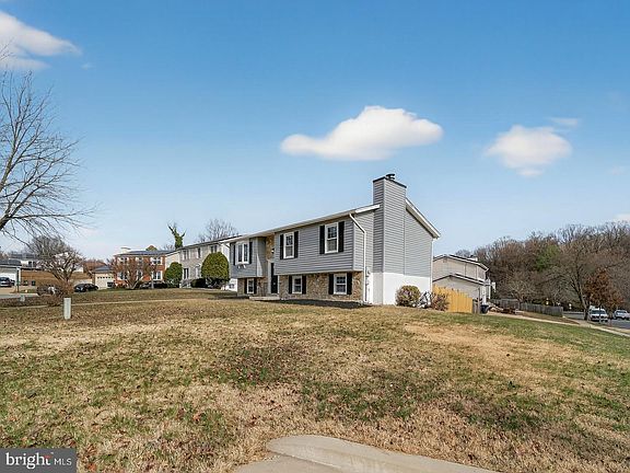 4th image of 201 Royal Oak Cir