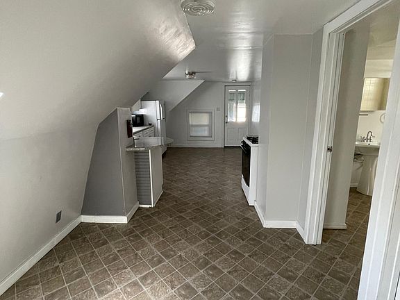 4th image of 1234 N Wood St Unit 3