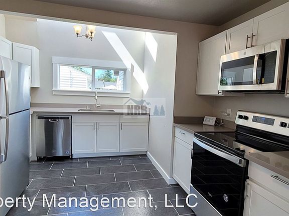 4th image of 3561 S Gunnison St