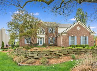 181 Fox Point Ct NE, Ada, MI 49301