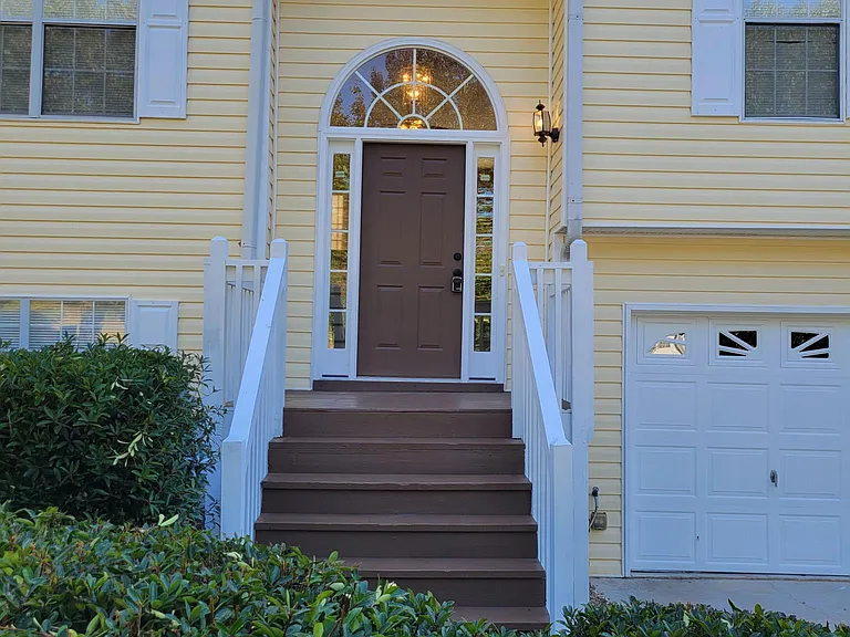 6286 Wellington Ct — Photo 2