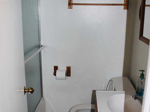 4th image of 119 E Lehigh Ave