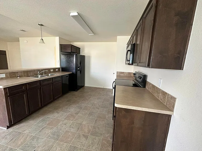 6710 Keechi Valley Dr — Photo 11