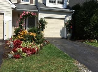 253 Commons Dr, Oakmont, PA 15139