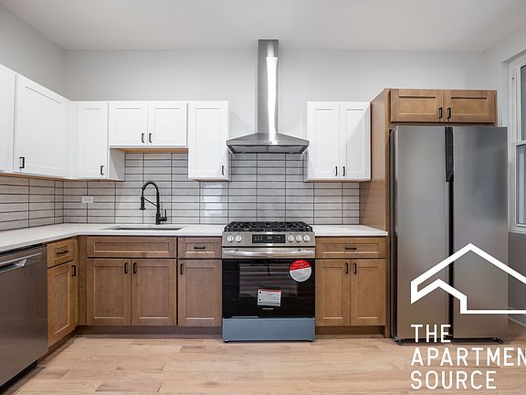 3rd image of 3006 N Troy St Unit 2