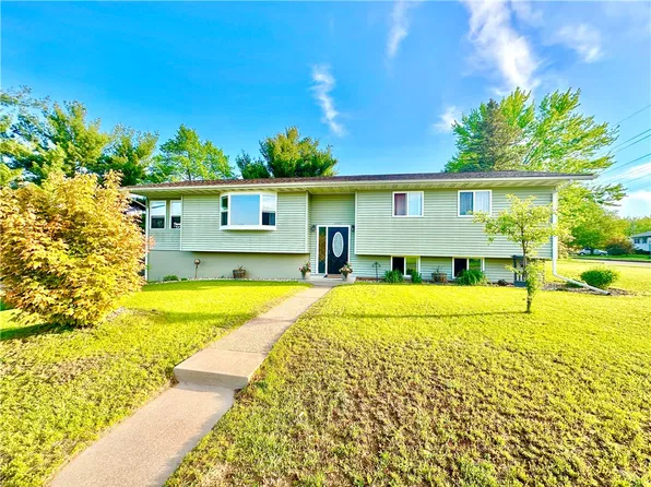 2604 Bartlett Avenue, Altoona, WI 54720