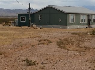 1566 S Emery Park Rd, Golden Valley, AZ 86413