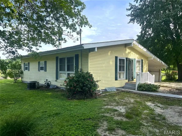 88 State St, Eldred, IL 62027