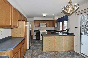 5th image of 2146 Lake Shore Cir