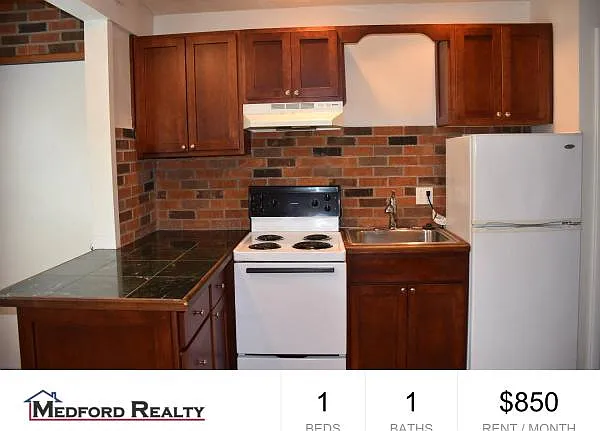 54 University Ave #4 — Photo 1