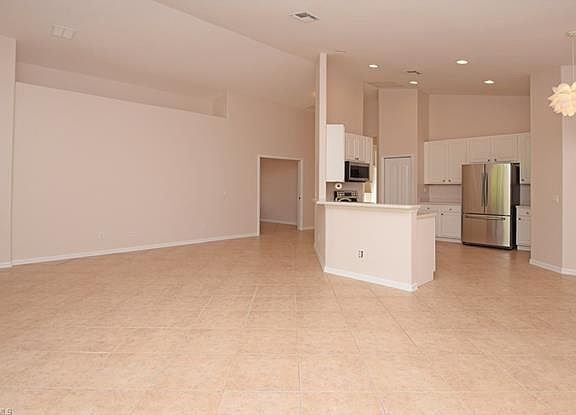 5th image of 243 Glen Eagle Cir