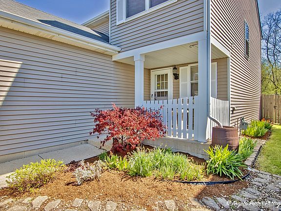 2nd image of 2177 N Arapahoe Trl