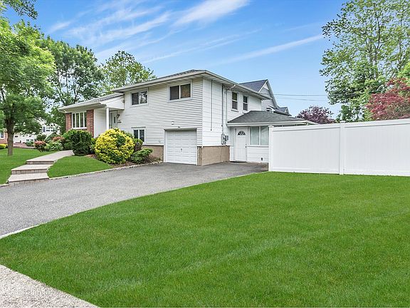 3rd image of 1 Frederick Dr